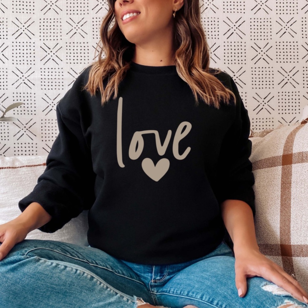 NEW Love & Heart Sweatshirt